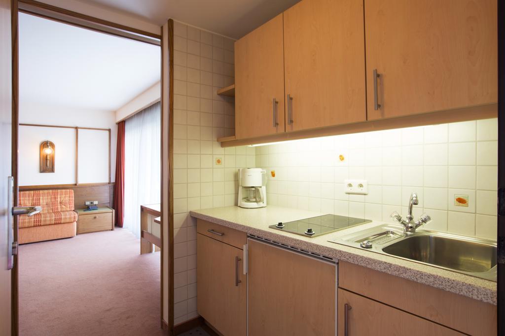 Apartmenthaus Brixen & Haus Central Бриксен-им-Тале Стая снимка